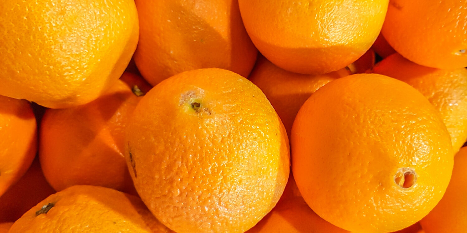 organic-vegetarian-pile-group-oranges